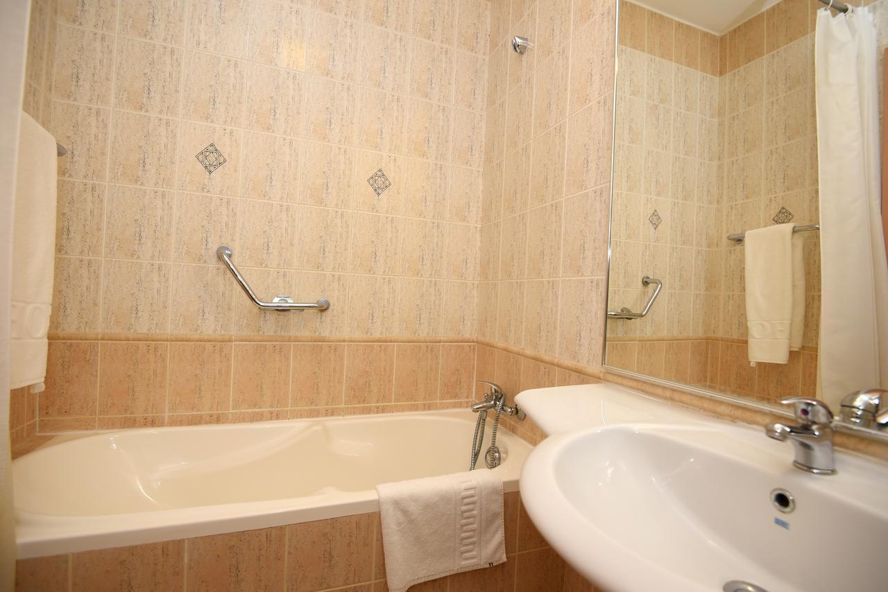 Hotel Belvedere Брэила Экстерьер фото