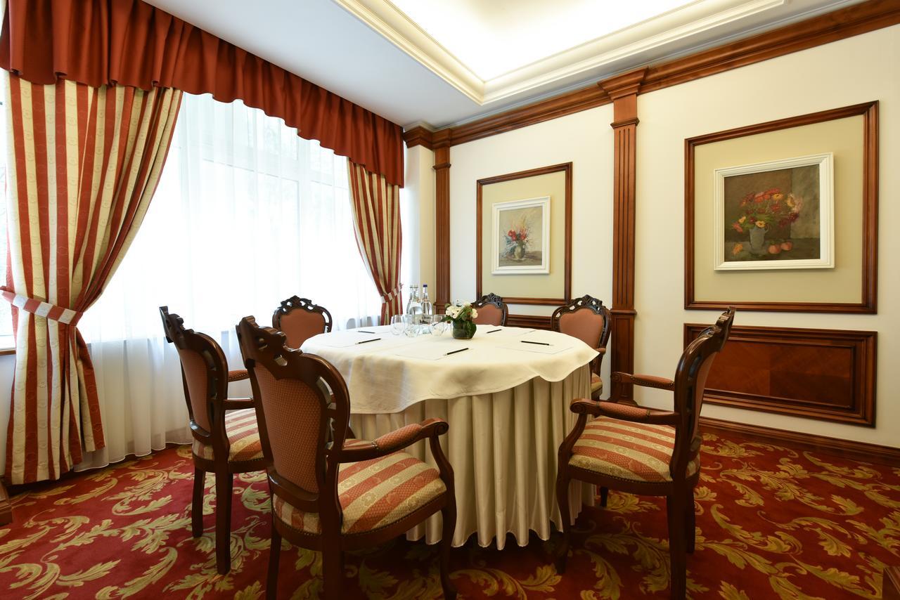 Hotel Belvedere Брэила Экстерьер фото